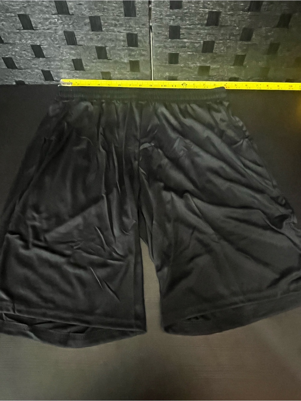 Men's Black Athletic Shorts - Comfortable Performance Wear Size Large